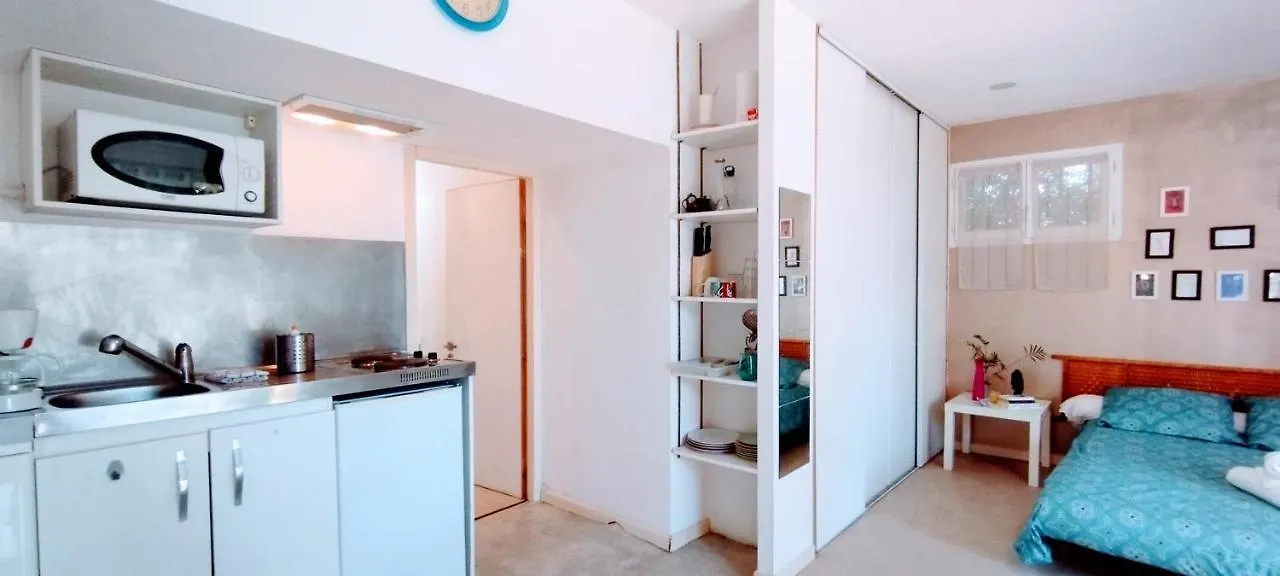 Chambre D'Hotes Dans Maison Jardin Netflix Disney Prime Video Avignon Apartment
