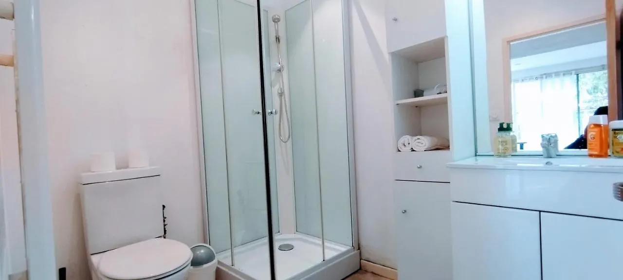 Chambre D'Hotes Dans Maison Jardin Netflix Disney Prime Video Avignon