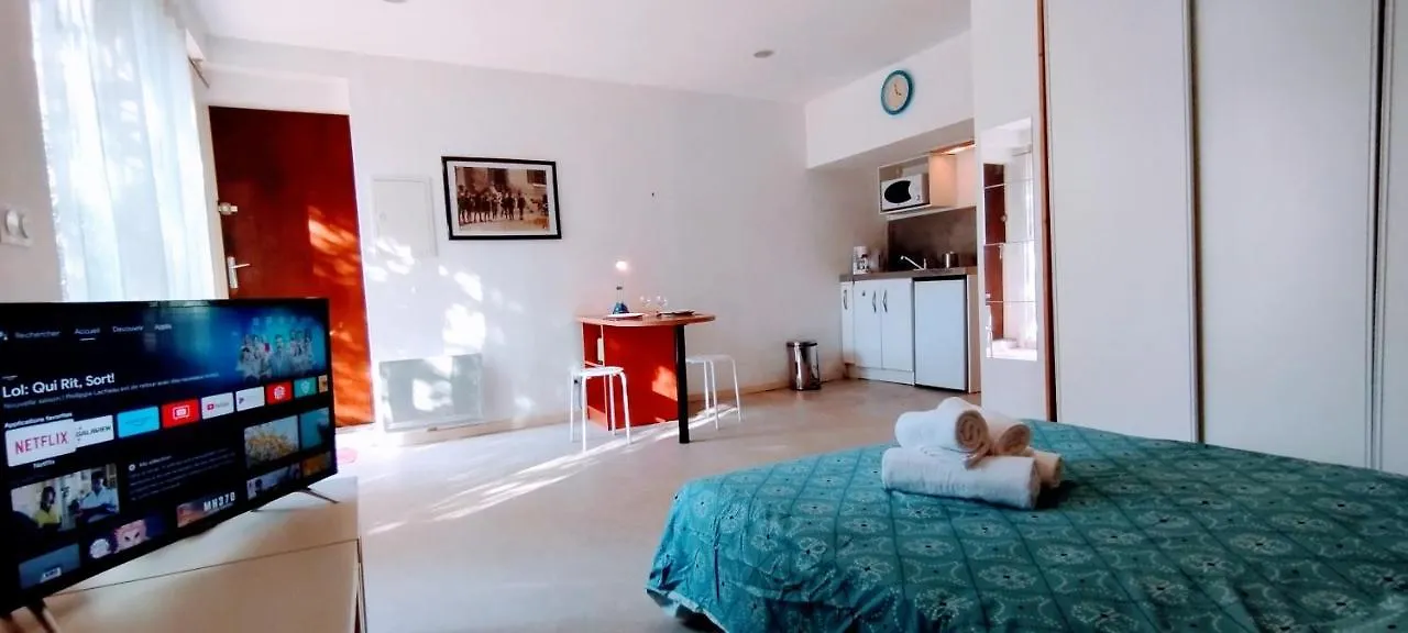 Chambre D'Hotes Dans Maison Jardin Netflix Disney Prime Video Avignon