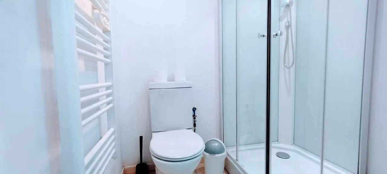 Chambre D'Hotes Dans Maison Jardin Netflix Disney Prime Video Avignon 0*,